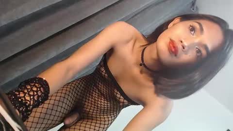 Snapshot of lesi_trisha chatting on January 2025 09:19:02 PM Trisha18 online show from January 2025 09:19:02 PM