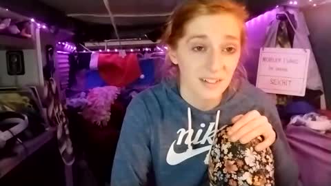 LesleyGumGrass- The Boring Trans girl online show from February 2025 02:40:01 AM
