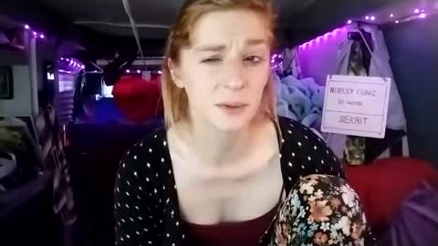 LesleyGumGrass- The Boring Trans girl online show from February 2025 06:24:02 PM