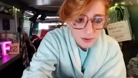 LesleyGumGrass- The Boring Trans girl online show from February 2025 07:25:01 PM