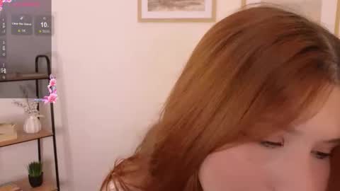 Tracy online show from October 2025 06:08:01 PM