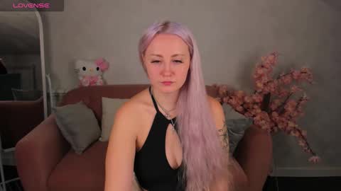 Snapshot of leslie_bell chatting on October 2025 02:09:02 AM Joyce online show from October 2025 02:09:02 AM