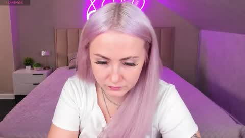 Snapshot of leslie_bell chatting on October 2025 09:21:01 AM Joyce online show from October 2025 09:21:01 AM