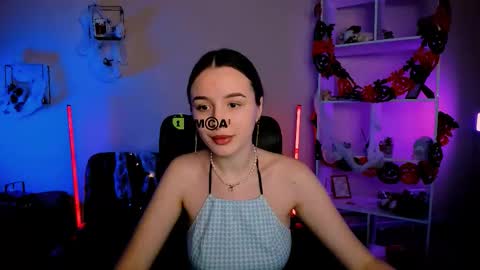 leslie_bird online show from October 2025 08:55:02 AM