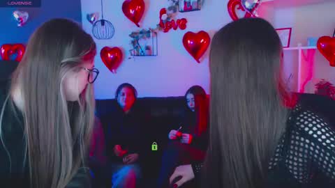 leslie_bird online show from February 2026 08:38:01 PM