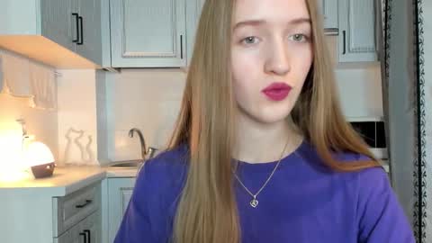 Snapshot of leslie_my_lovee chatting on October 2025 07:00:01 PM LESLIE online show from October 2025 07:00:01 PM