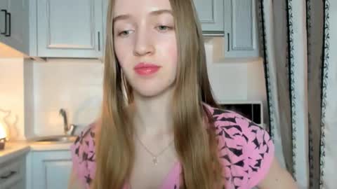 Snapshot of leslie_my_lovee chatting on October 2025 07:14:02 PM LESLIE online show from October 2025 07:14:02 PM