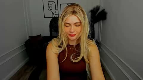 Snapshot of lesliemineg chatting on October 2025 11:39:01 AM lesliemineg online show from October 2025 11:39:01 AM