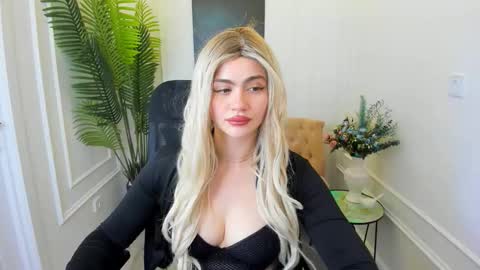 Snapshot of lesliemineg chatting on October 2025 08:41:01 PM lesliemineg online show from October 2025 08:41:01 PM