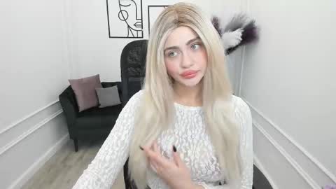 Snapshot of lesliemineg chatting on November 2025 11:43:01 AM lesliemineg online show from November 2025 11:43:01 AM