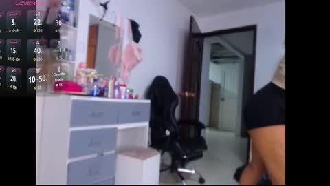 lesly online show from September 2025 01:33:01 AM