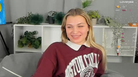 Erin Open for long and cool pvts 3 online show from December 2024 03:26:01 PM