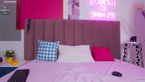 Lessy online show from January 2025 03:15:01 AM