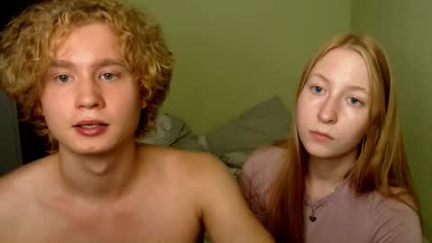 Alisa  Jhony online show from September 2025 08:42:01 PM