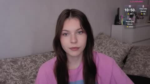 Snapshot of let_me_seee chatting on October 2025 12:25:01 PM Fiona online show from October 2025 12:25:01 PM