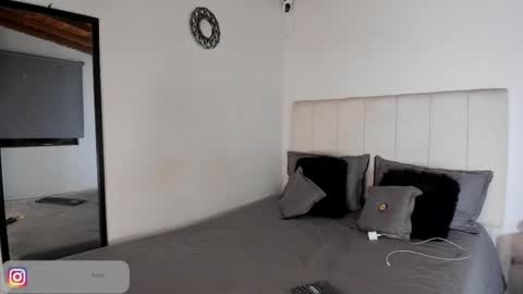 Leticia online show from October 2025 02:12:02 AM