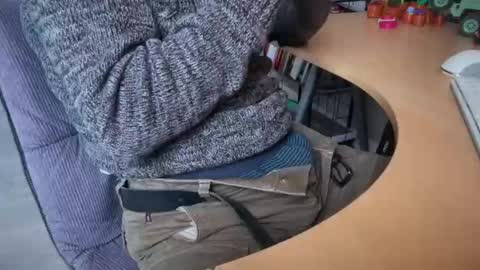 leukurrt online show from December 2025 12:24:02 PM