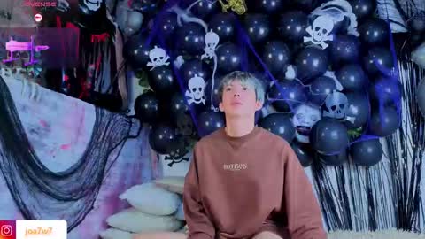 Levi  online show from October 2025 02:52:02 PM