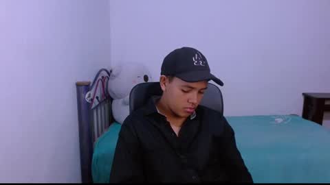 Snapshot of levii_7 chatting on October 2025 01:18:01 AM 0600AM-1200PM - online show from October 2025 01:18:01 AM