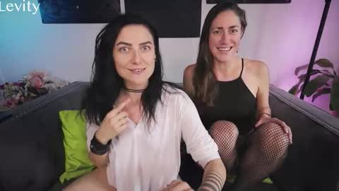 Levity online show from October 2025 08:20:01 PM