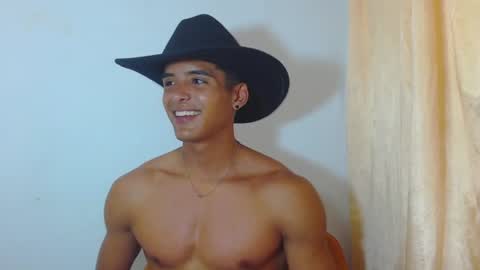 i  am lewis ly EDUARDO MEMDOZA15 online show from June 2026 07:16:02 PM