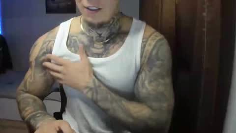 Snapshot of lewis_muscleee chatting on November 2025 06:24:02 PM blablablack online show from November 2025 06:24:02 PM