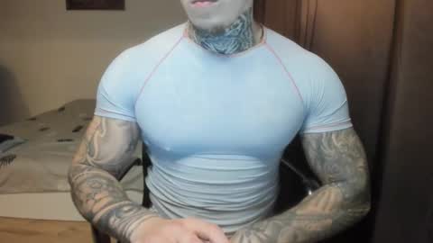 Snapshot of lewis_muscleee chatting on November 2025 09:07:01 PM blablablack online show from November 2025 09:07:01 PM