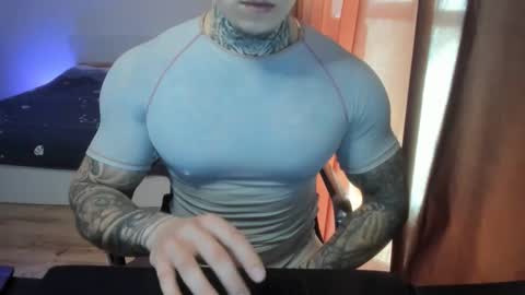Snapshot of lewis_muscleee chatting on April 2026 12:27:02 PM blablablack online show from April 2026 12:27:02 PM