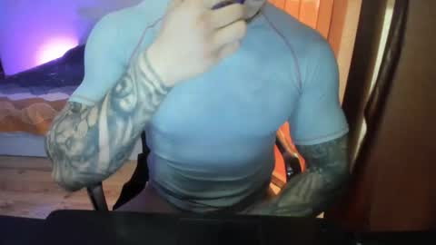 Snapshot of lewis_muscleee chatting on April 2026 01:04:02 PM blablablack online show from April 2026 01:04:02 PM