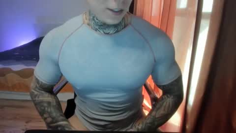 Snapshot of lewis_muscleee chatting on April 2026 12:32:01 PM blablablack online show from April 2026 12:32:01 PM