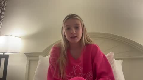 Snapshot of lexaarose05 chatting on January 2025 12:11:01 AM lexisRose online show from January 2025 12:11:01 AM