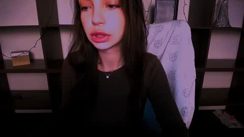 Alexia online show from December 2024 01:11:02 PM