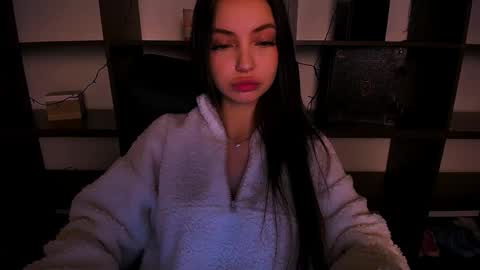 Alexia online show from December 2024 01:36:02 PM