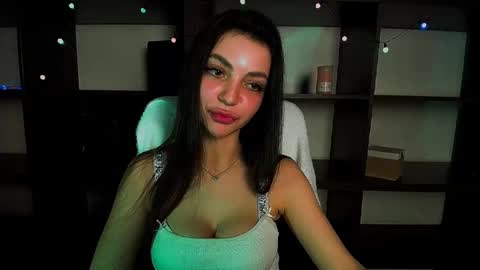 Alexia online show from February 2025 06:44:01 PM