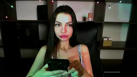 Alexia online show from February 2025 08:45:01 PM