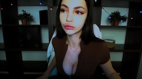 Alexia online show from March 2025 12:12:02 PM