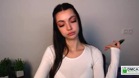 Alexia online show from October 2025 12:45:02 PM