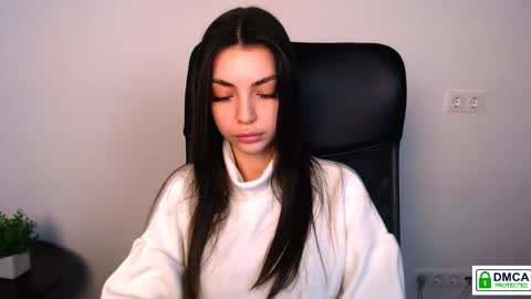 Alexia online show from November 2025 12:42:02 PM