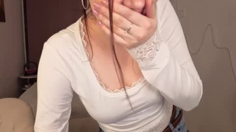 Vicki online show from December 2025 05:40:02 PM