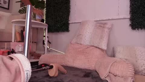 Lexi Smith online show from April 2026 10:22:02 AM