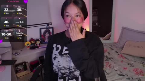 Lexie Thompson   8pm  0000am -5 online show from November 2025 12:21:01 AM