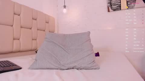Snapshot of lexiee_grey_ chatting on December 2024 07:43:01 PM Lexie online show from December 2024 07:43:01 PM