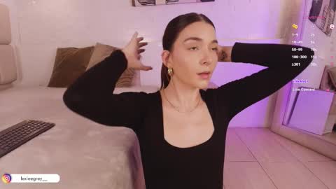 Snapshot of lexiee_grey_ chatting on March 2025 12:44:02 PM Lexie online show from March 2025 12:44:02 PM