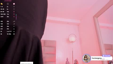 Lexie  online show from September 2025 11:48:01 AM