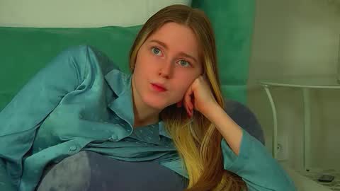 Lexi online show from November 2025 06:47:02 AM