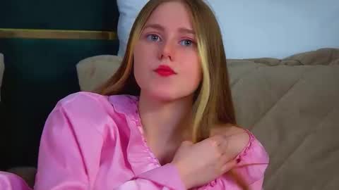 Lexi online show from November 2025 06:44:02 PM