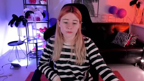 Lexi Wenford NO NUDE GODDESS online show from December 2024 06:22:02 AM