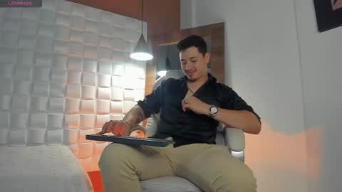 lexmiller18 online show from October 2025 04:00:02 AM