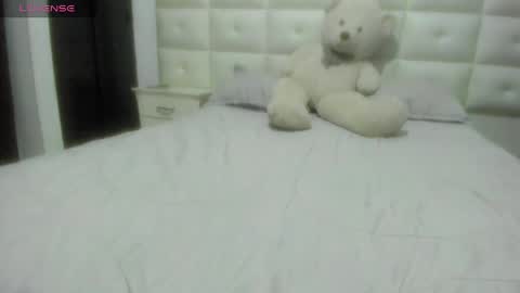 Snapshot of lexxi_ross chatting on May 2026 01:03:01 AM LEXXI online show from May 2026 01:03:01 AM