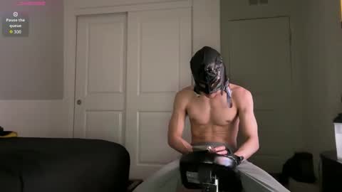 Snapshot of lexxxcazzo chatting on October 2025 06:58:02 AM Dromaeosaurex online show from October 2025 06:58:02 AM